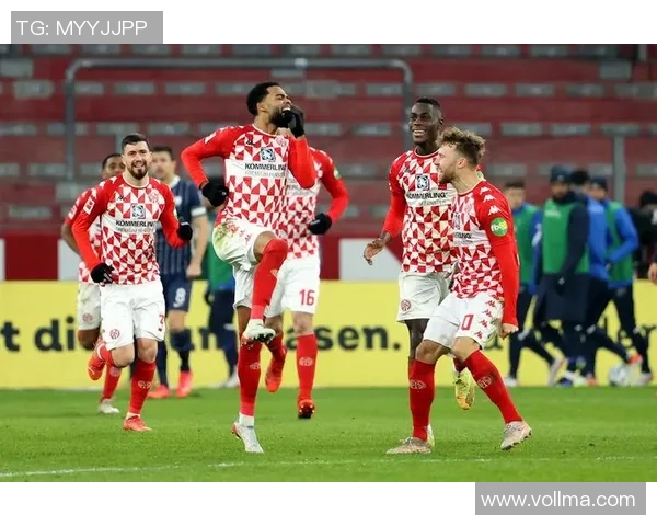 德甲焦点战：里昂绝杀拜仁全场沸腾精彩瞬间回顾