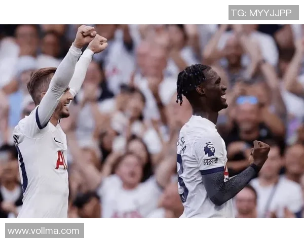 热刺大胜曼联四球狂潮绝杀瞬间点燃全场气氛与转会传闻交织