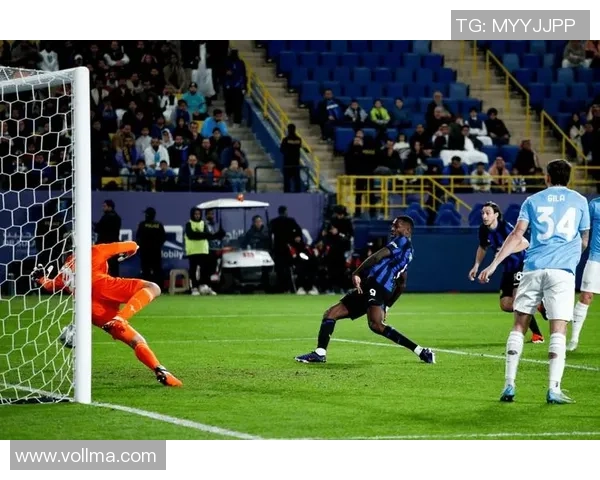 阿森纳狂胜国米六比二赛场瞬间引发热烈讨论与焦点分析