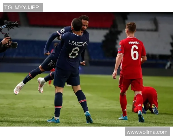 德甲激战巴黎圣日耳曼轻取里昂红牌事件引发全场热议