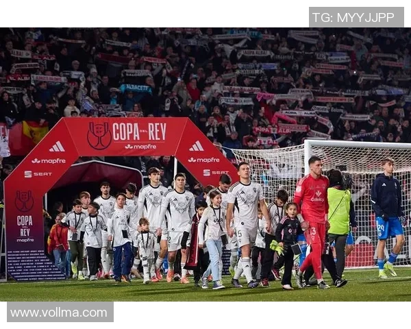 国王杯惊天冷门皇马狂胜利物浦4-0引发全场震惊